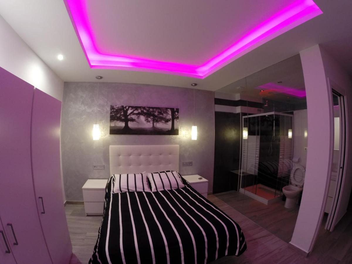 Conil Red-Black Apartment Conil De La Frontera Rom bilde